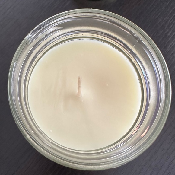 Kitchen Clean White Gardenia Candle - Picture 2 of 2